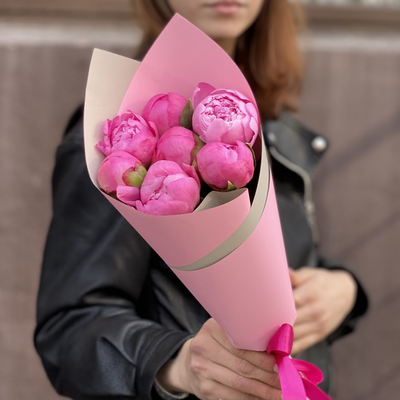 7 розовых пионов Флеминг